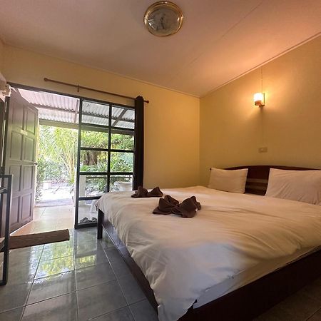 Blue Beach Resort Baanphakrimlay Extérieur photo